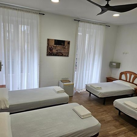 Hostal Miralva Madrid Extérieur photo