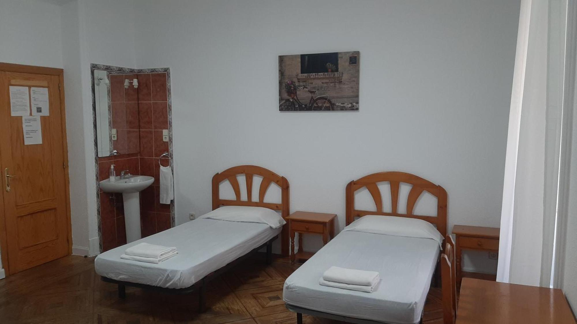 Hostal Miralva Madrid Extérieur photo