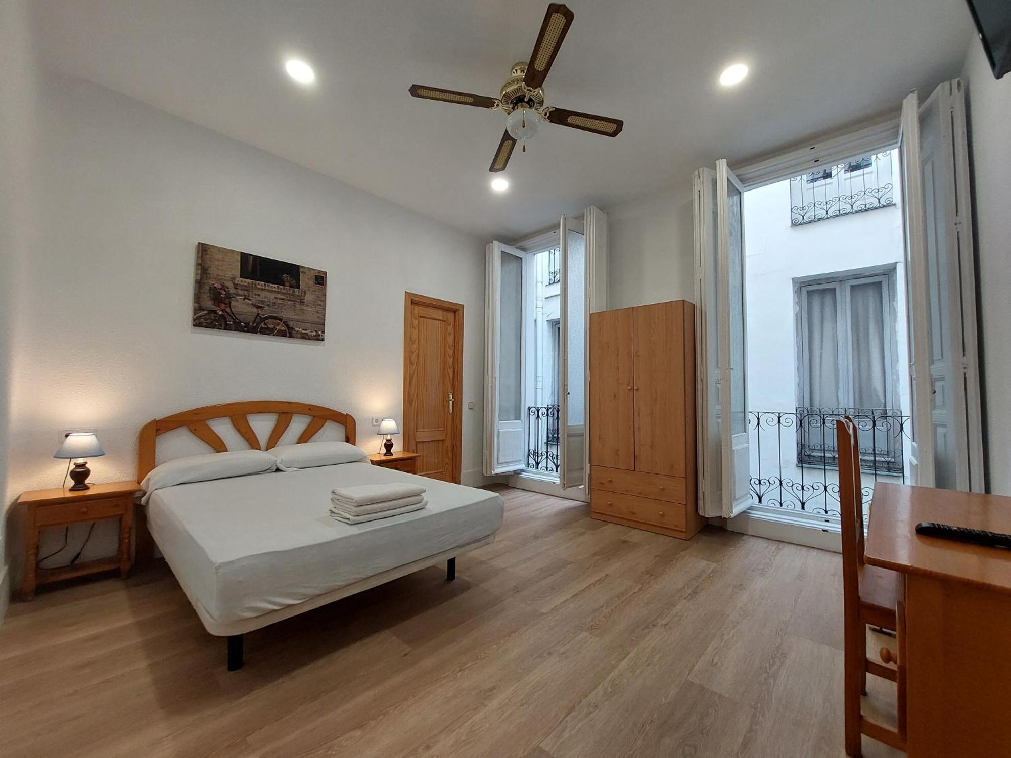 Hostal Miralva Madrid Extérieur photo