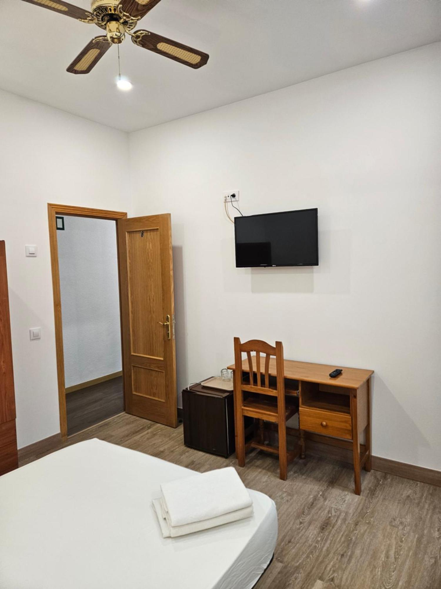 Hostal Miralva Madrid Extérieur photo