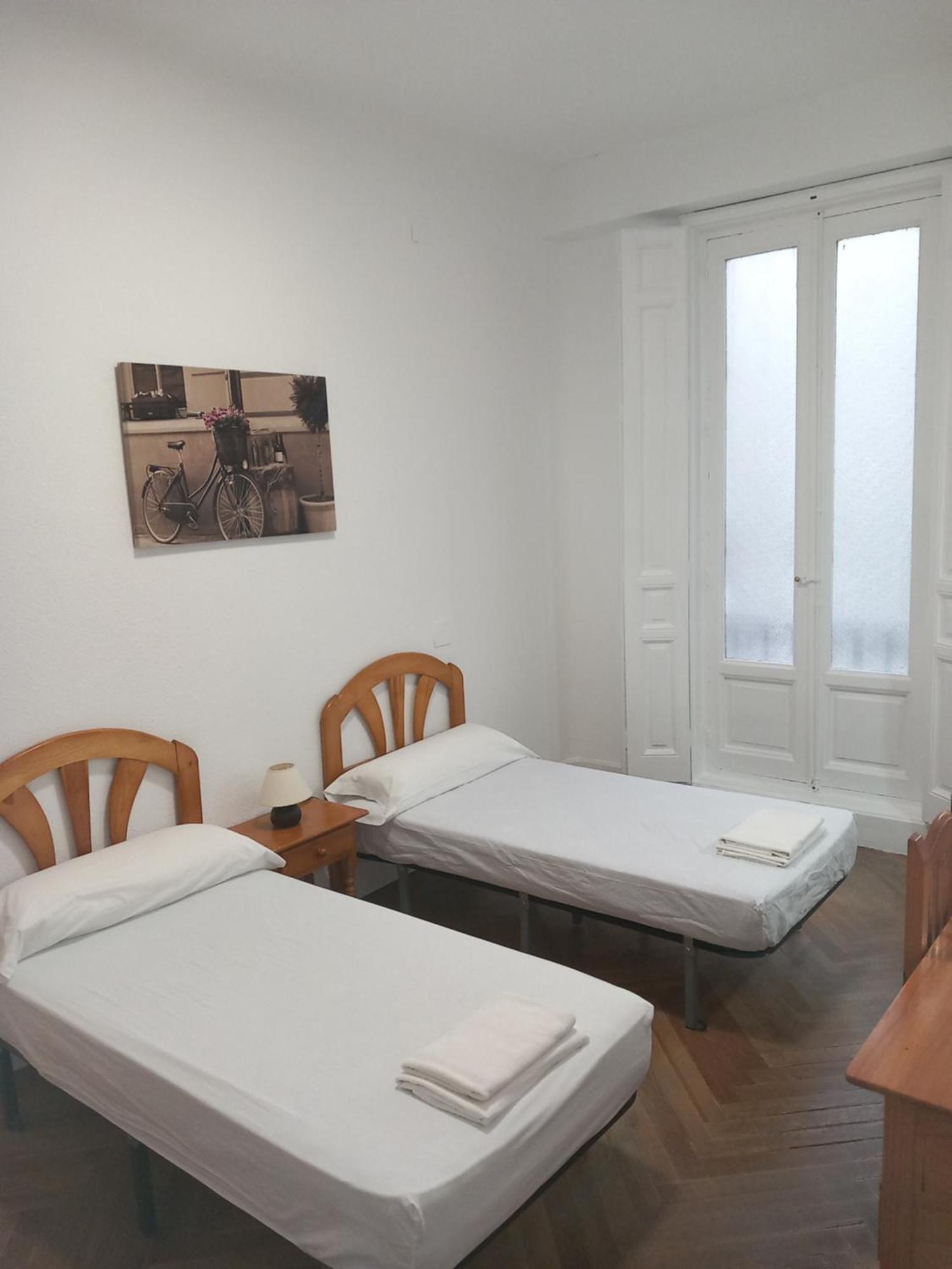 Hostal Miralva Madrid Extérieur photo