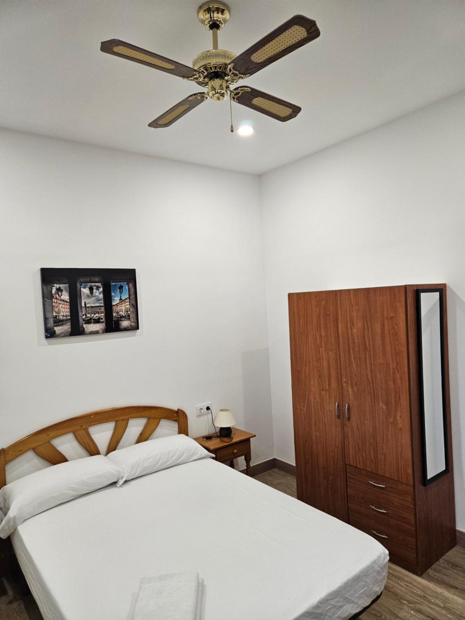 Hostal Miralva Madrid Extérieur photo